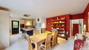 dining- click for photo gallery